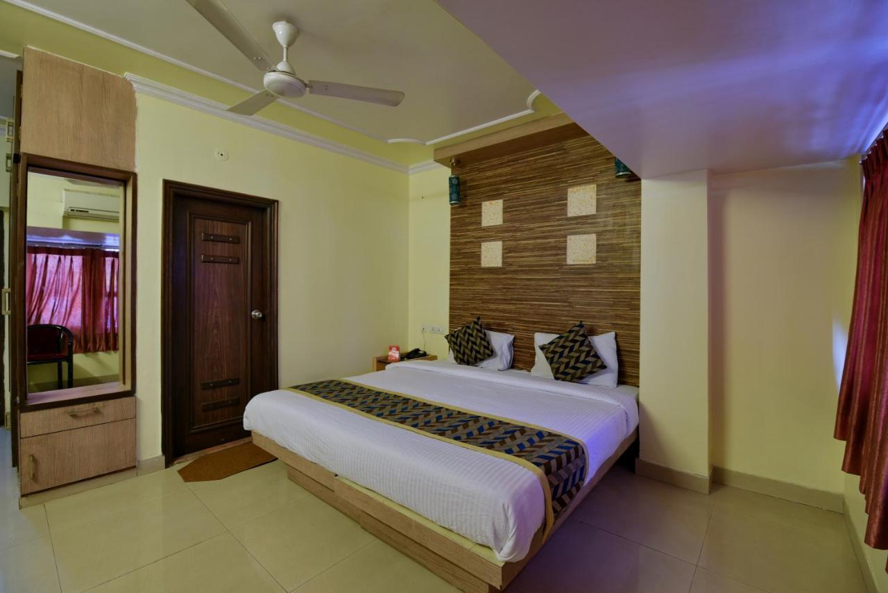 Oyo 2289 Hotel Radha Palace Kukas Kültér fotó