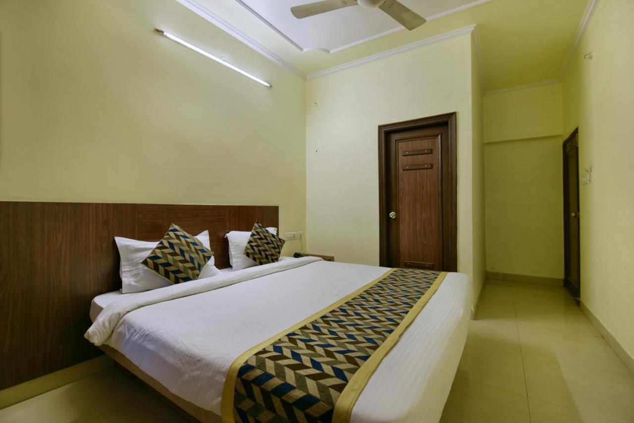 Oyo 2289 Hotel Radha Palace Kukas Kültér fotó