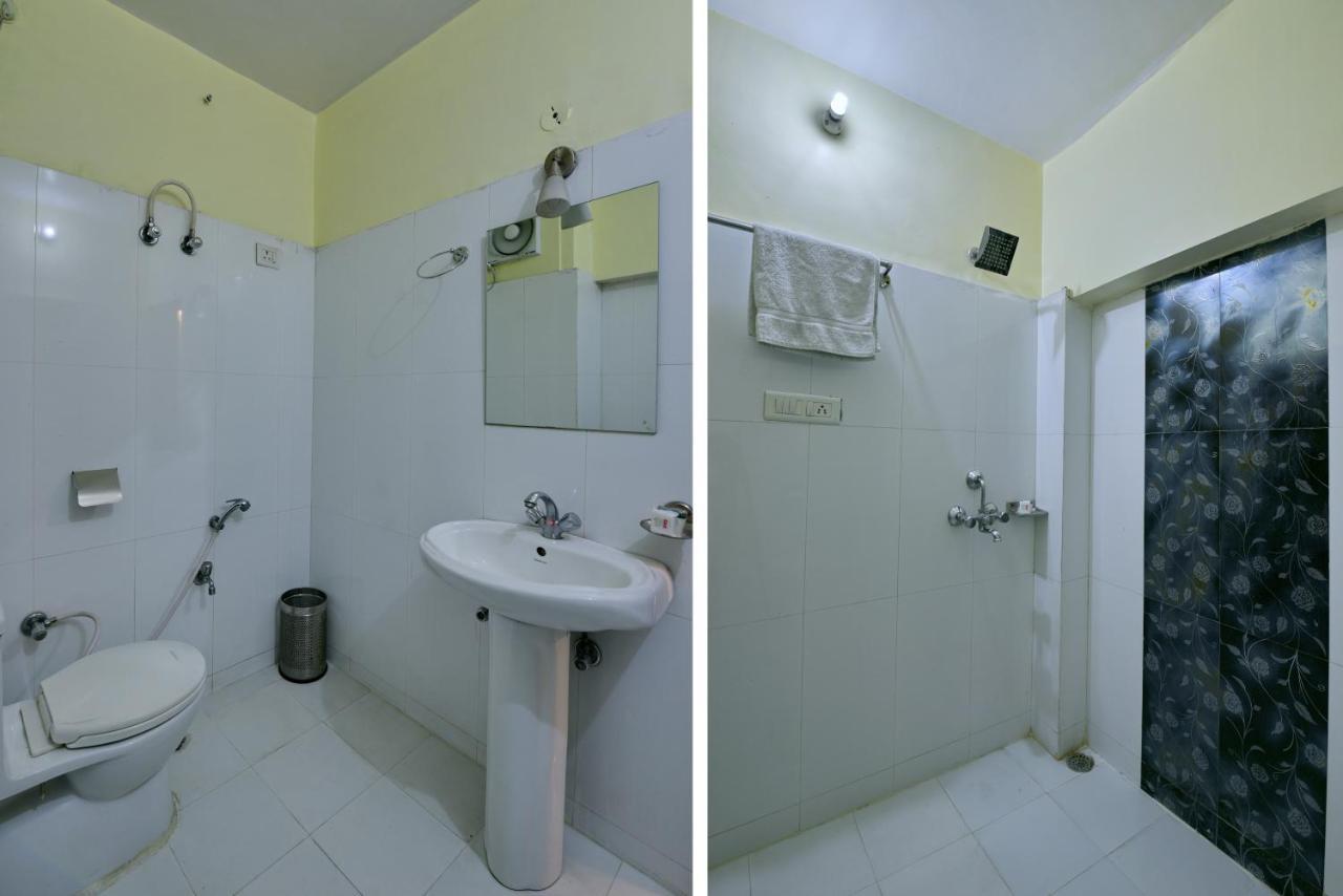 Oyo 2289 Hotel Radha Palace Kukas Kültér fotó