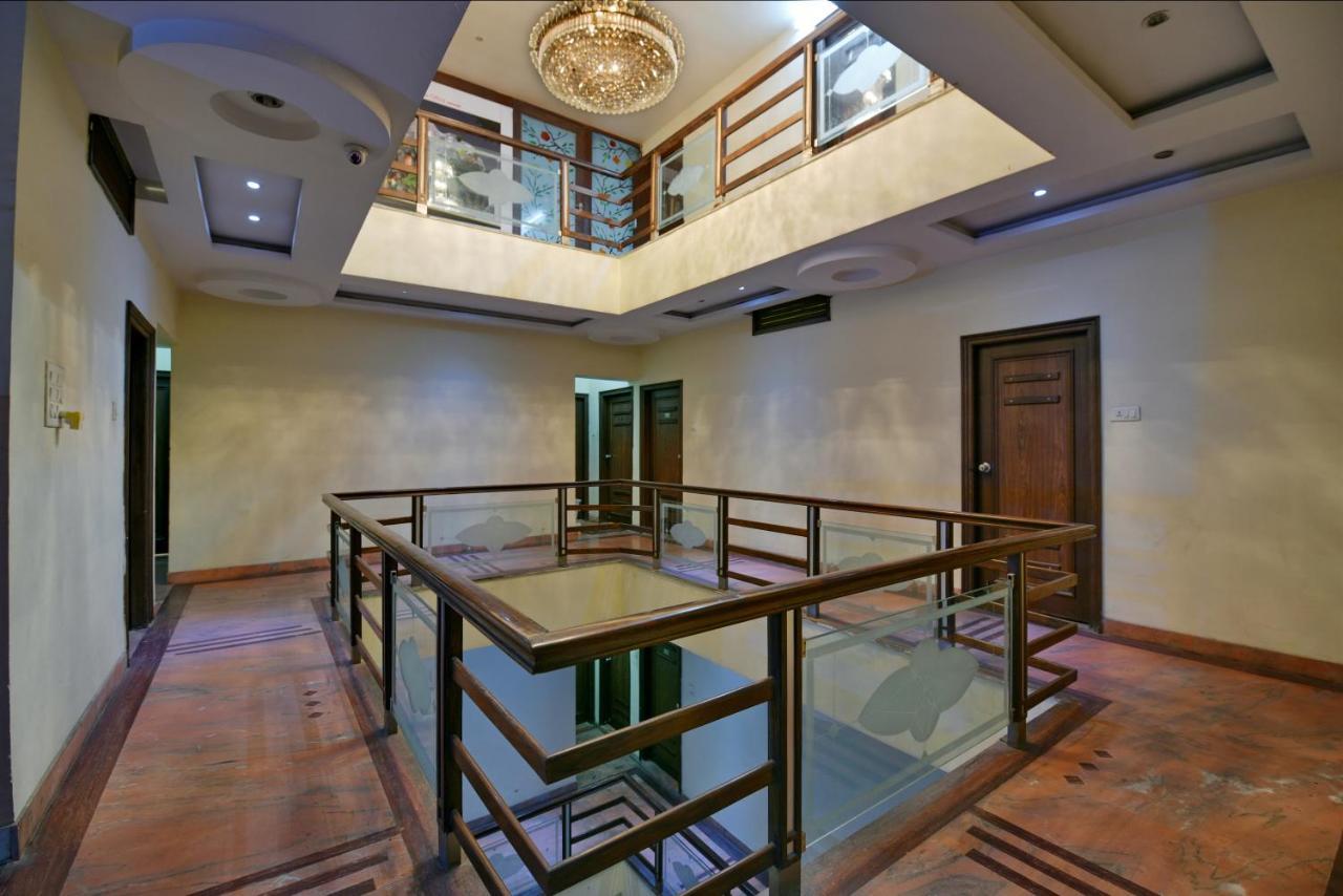 Oyo 2289 Hotel Radha Palace Kukas Kültér fotó
